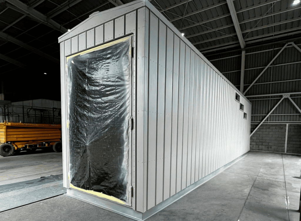 Estructura modular metálica para sala eléctrica industrial REMAC.
